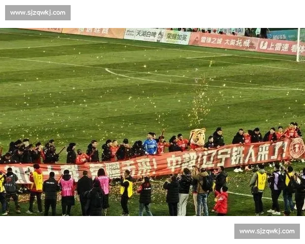 大连英博贺辽宁铁人冲超夺冠,辽足双雄启新篇 大连英博贺辽宁铁人冲超夺冠,辽足双雄启新篇