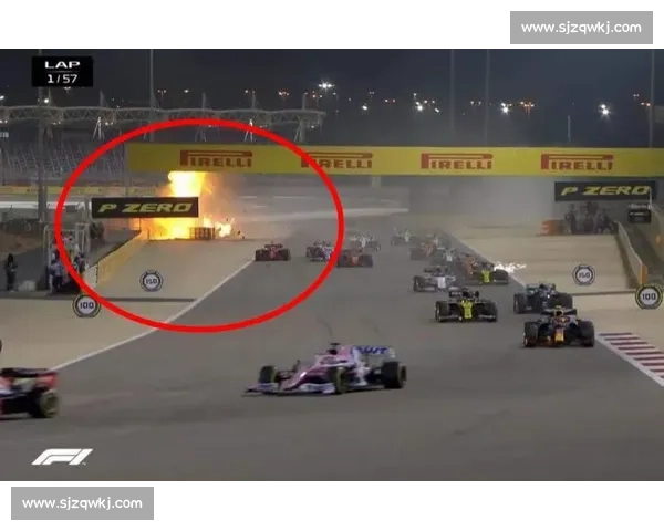 墨西哥站惊魂开局:一号弯四车混战! 墨西哥站惊魂开局:一号弯四车混战!